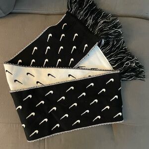 Nike Black and White Scarf